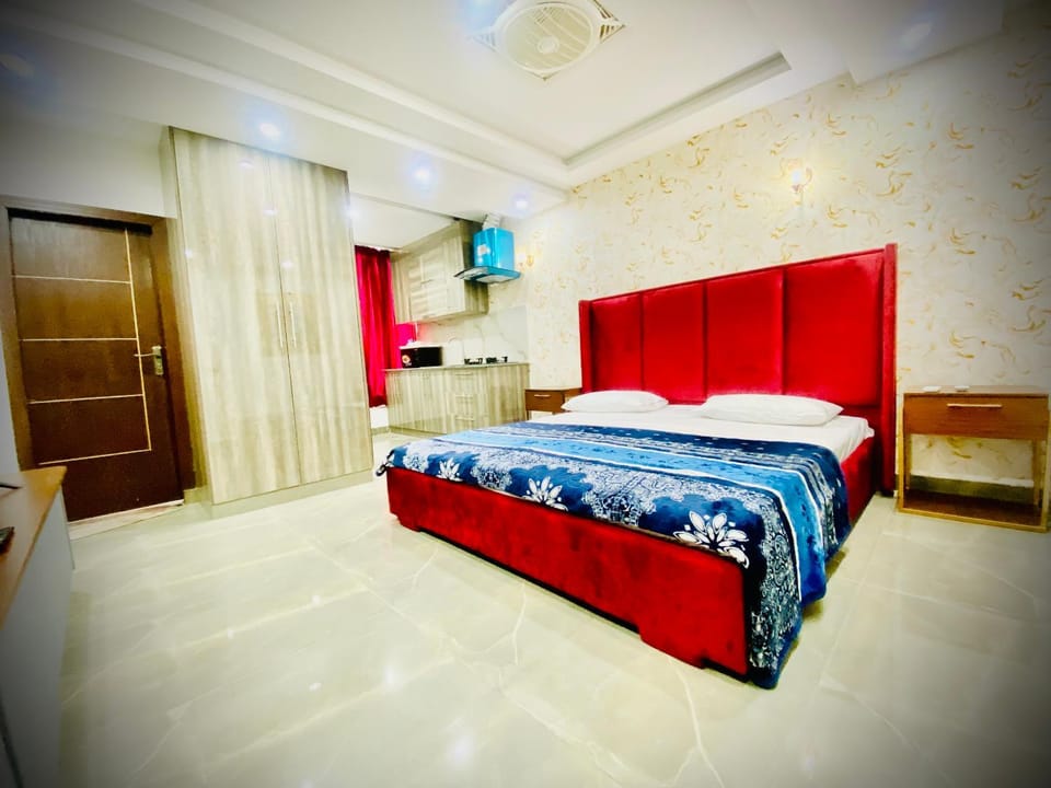 Eiffel Luxora Rose Apartment in Lahore