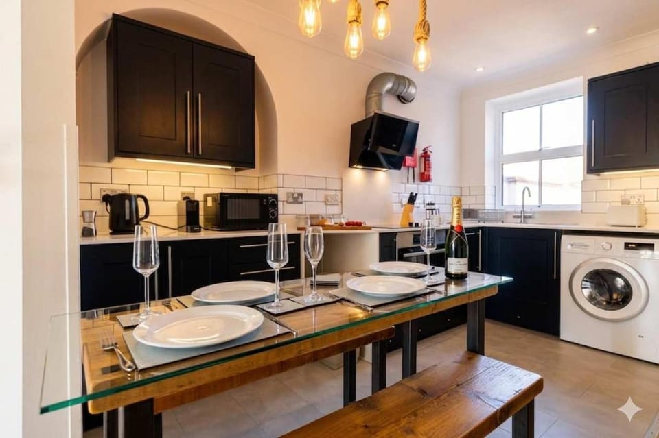 Two Coastguard Road Cottage House in Caister-on-Sea