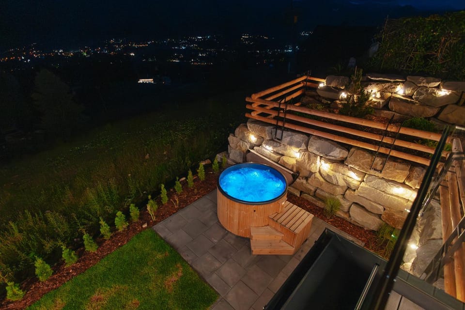 Night, Natural landscape, Garden, Hot Tub, Hot Tub, Garden view, Garden view, Pool view, Swimming pool, Swimming pool
