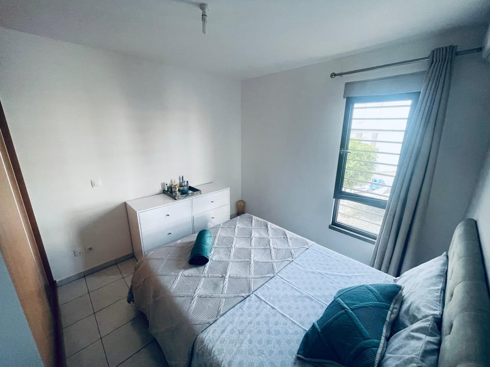 Bedroom, air conditioner