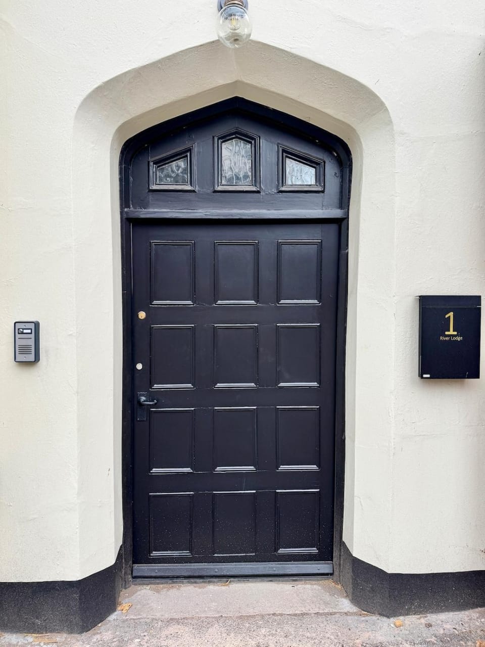 Spacious & stylish riverside apartment in Ross on Wye Apartment in Ross-on-Wye