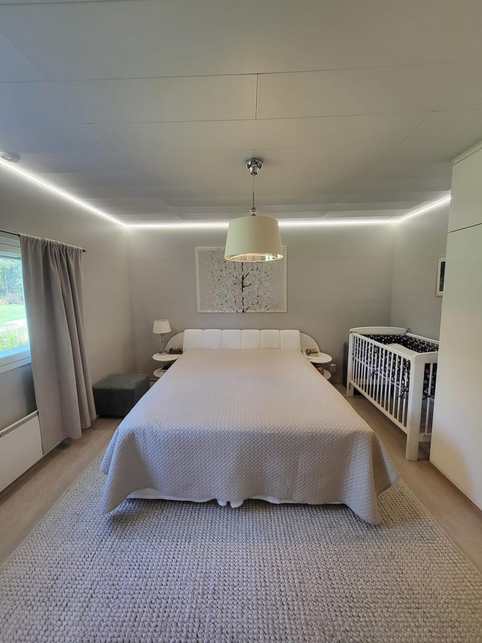 Bed, Photo of the whole room, Bedroom
