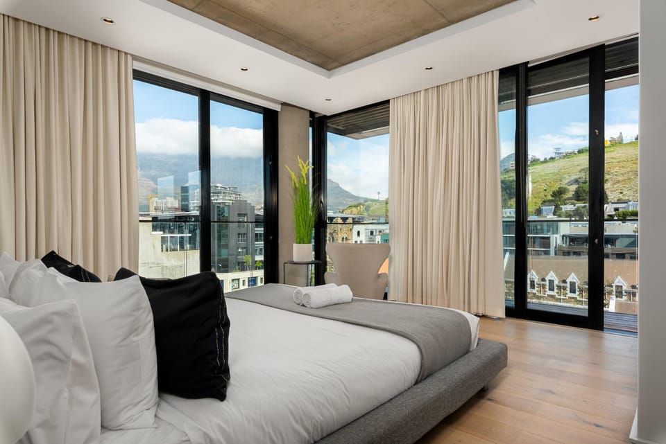 Luxury De Waterkant Stay with Private Hot Tub Apartment in Cape Town