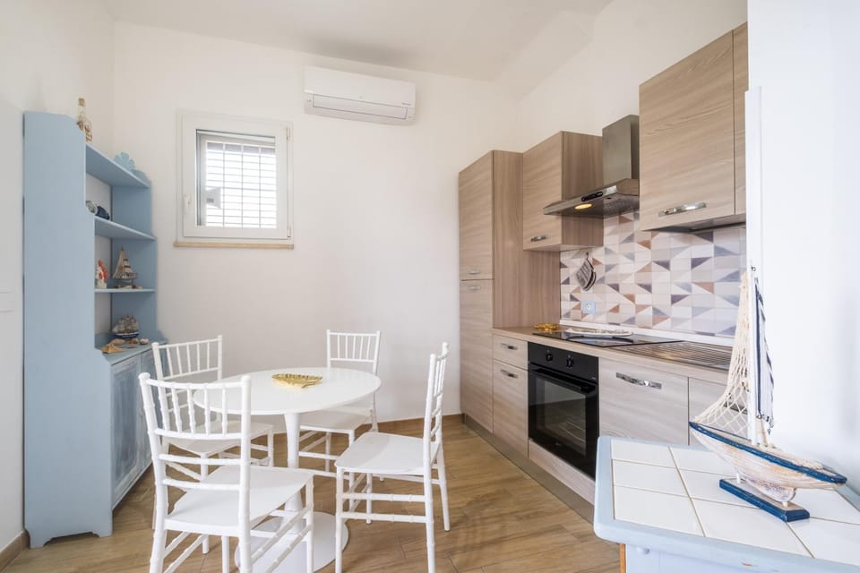 Property building, Kitchen or kitchenette, Living room