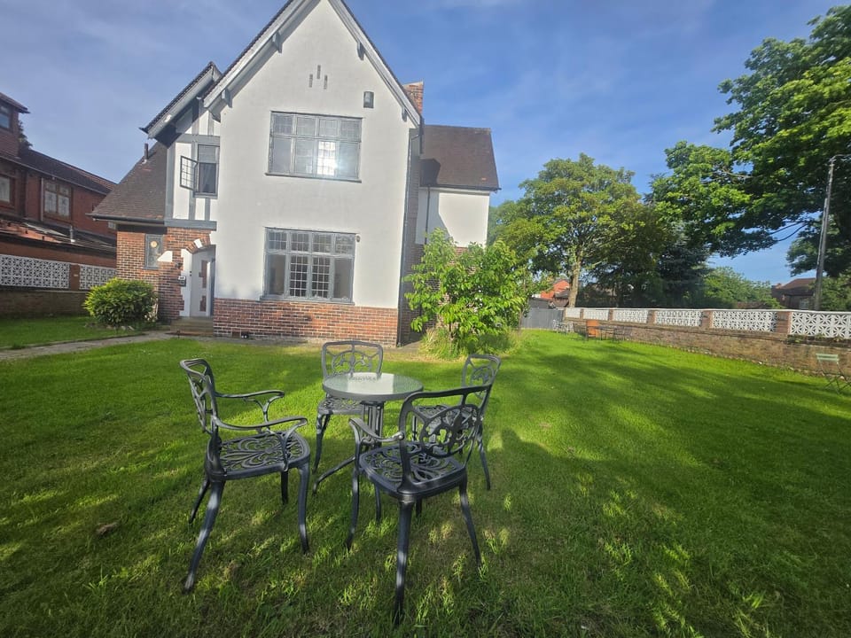 Property building, Spring, Garden, Garden view