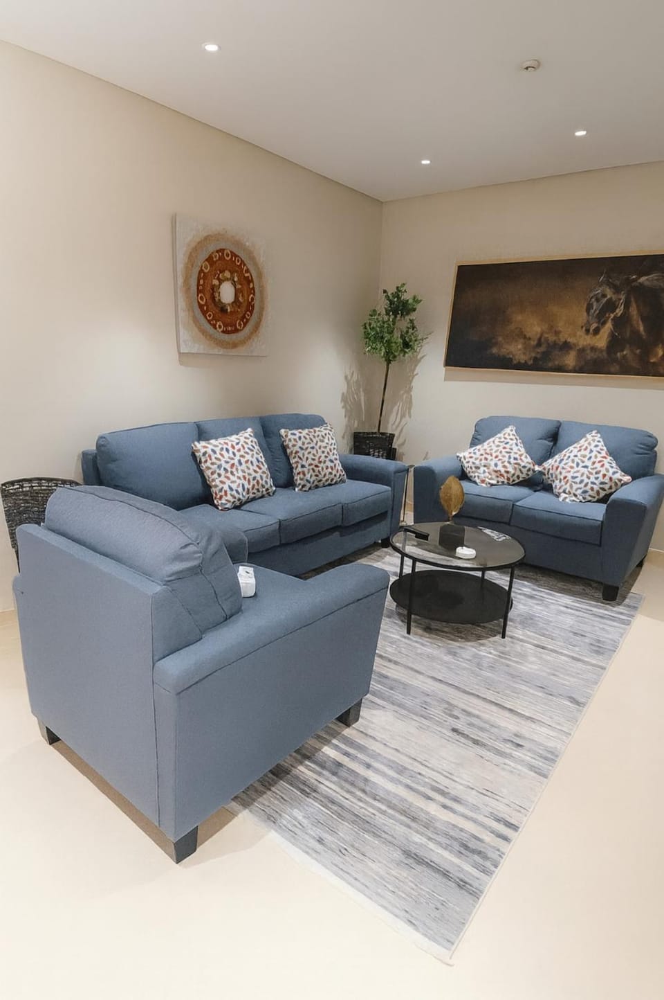 شقة فاخرة واسعة بصالة معيشة و غرفتي نوم ومطبخ Apartment in Riyadh