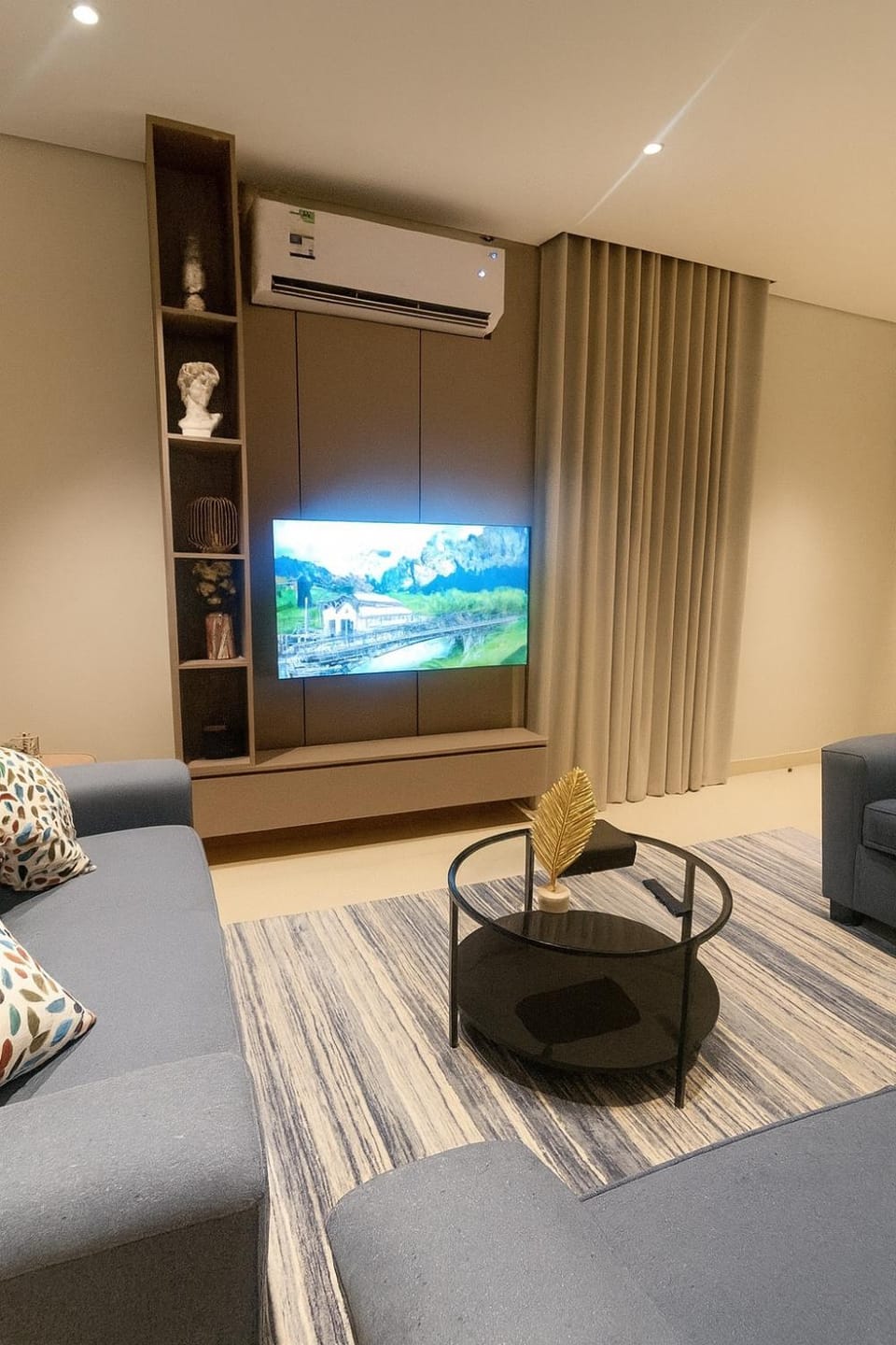 شقة فاخرة واسعة بصالة معيشة و غرفتي نوم ومطبخ Apartment in Riyadh