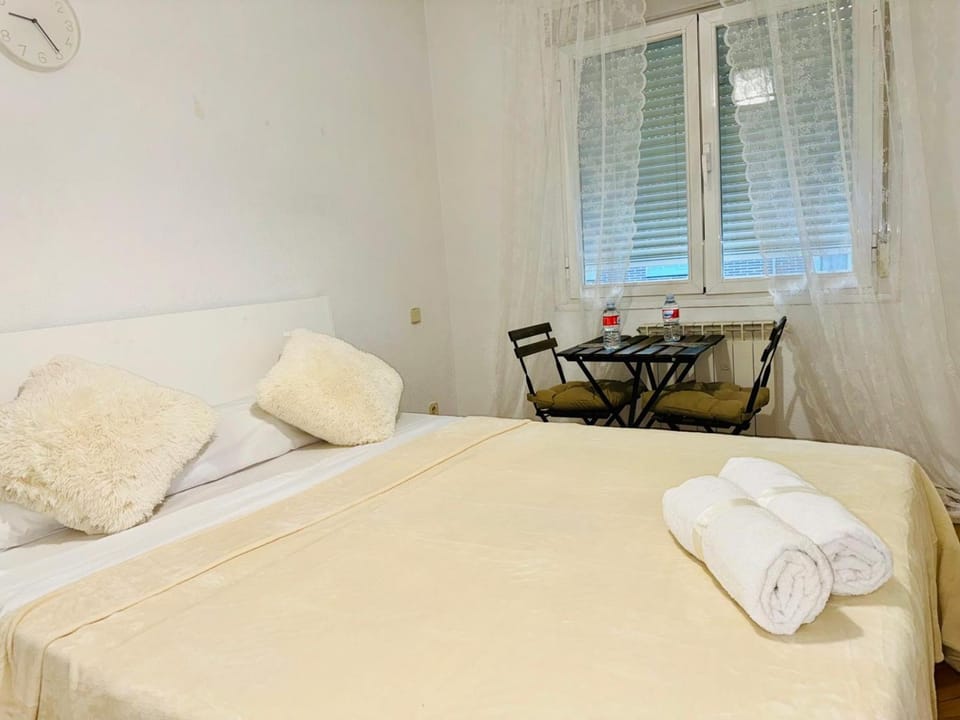 Barajas aeropuerto Bed and Breakfast in Madrid