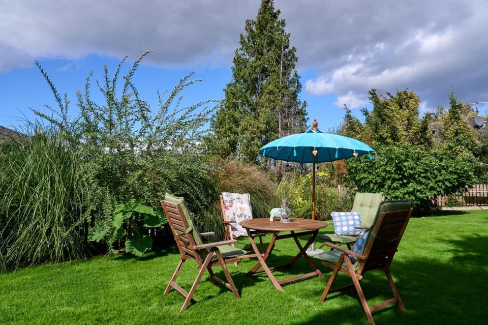 Garden, Seating area