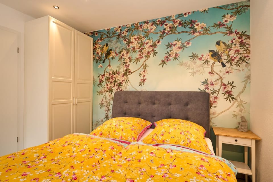 Bedroom, wardrobe