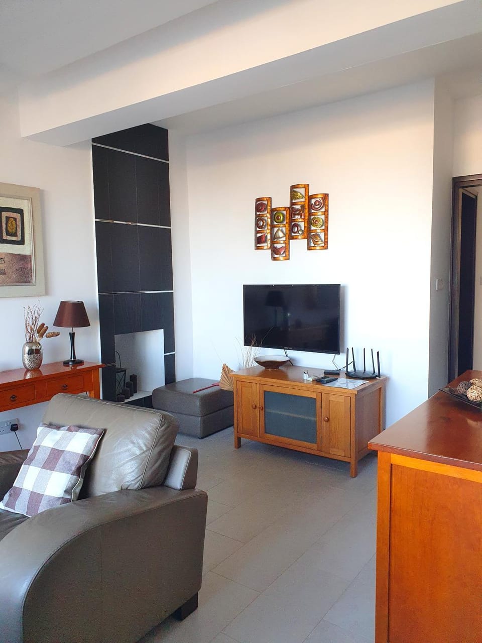 Communal lounge/ TV room, TV and multimedia, Living room, Seating area, Evening entertainment