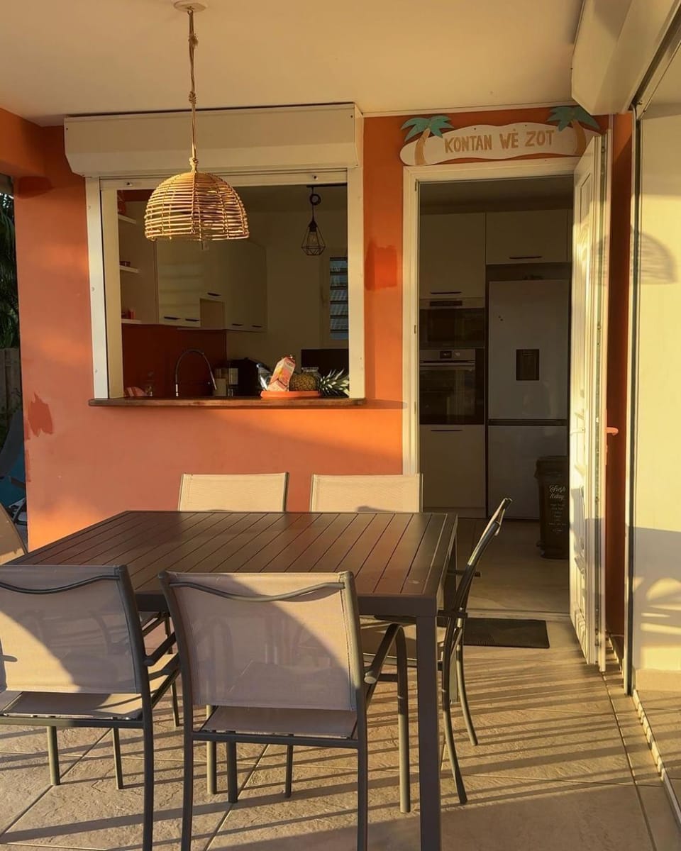 Patio, Dining area
