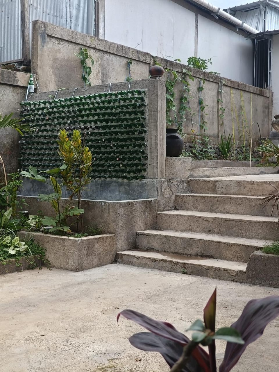 Time of day, Inner courtyard view