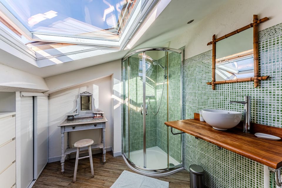Property building, Bathroom, Living room