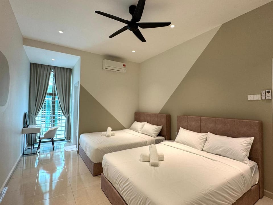 Bed, Photo of the whole room, Bedroom, air conditioner