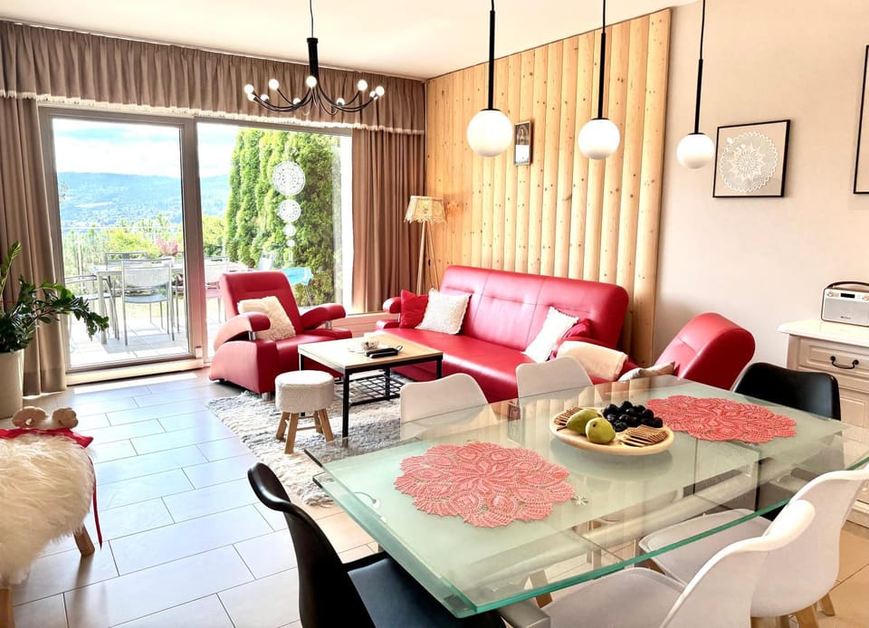 Living room, Seating area, Dining area, Mountain view
