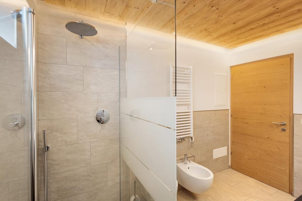 Bathroom, Living room