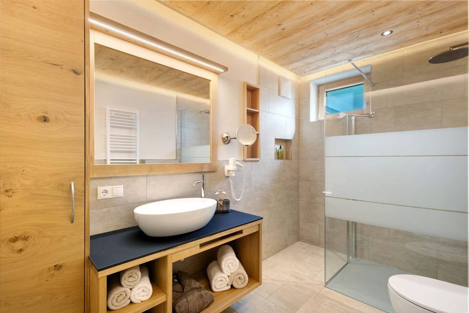 Bathroom, Living room