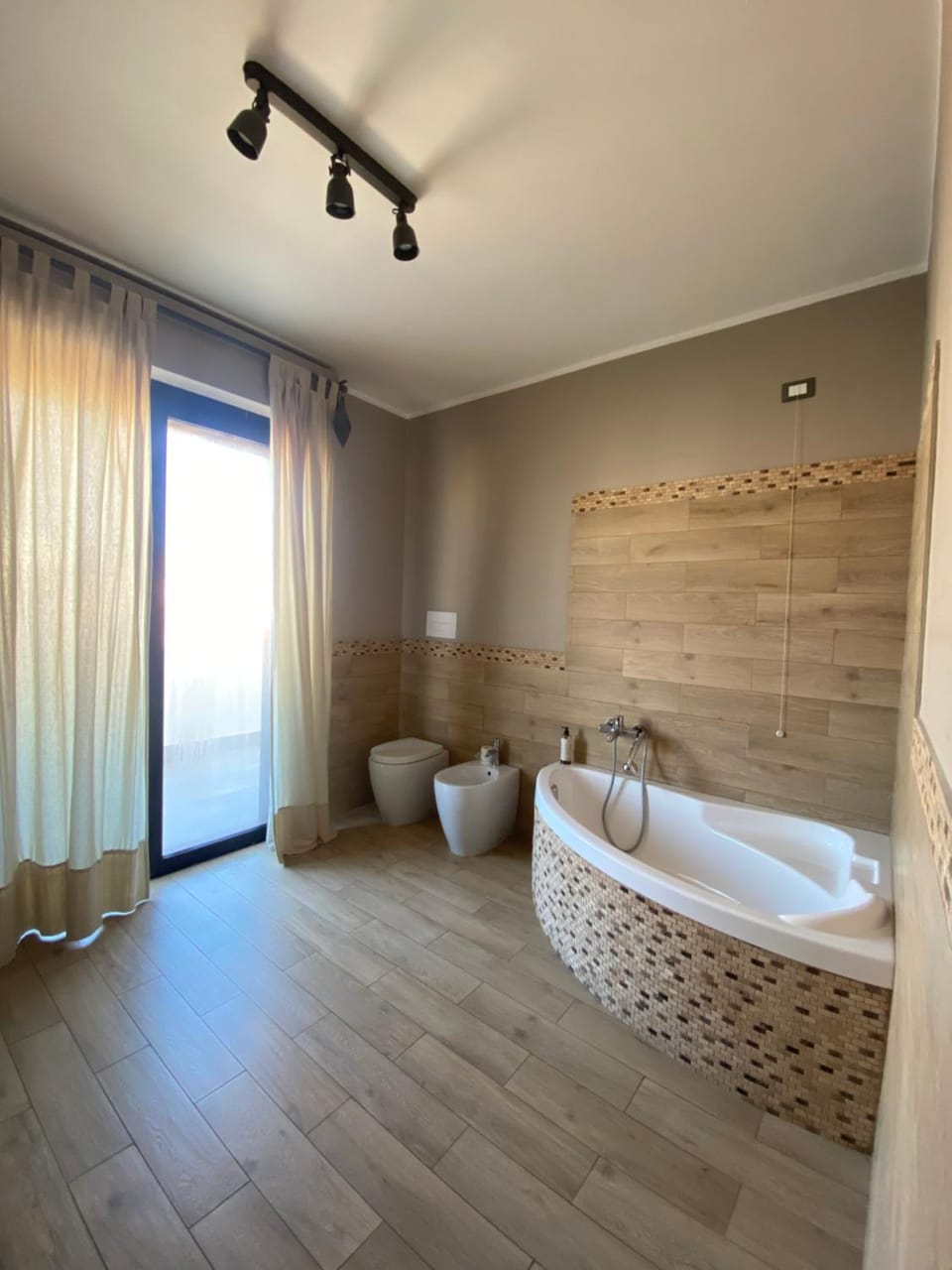 Bathroom, Bath