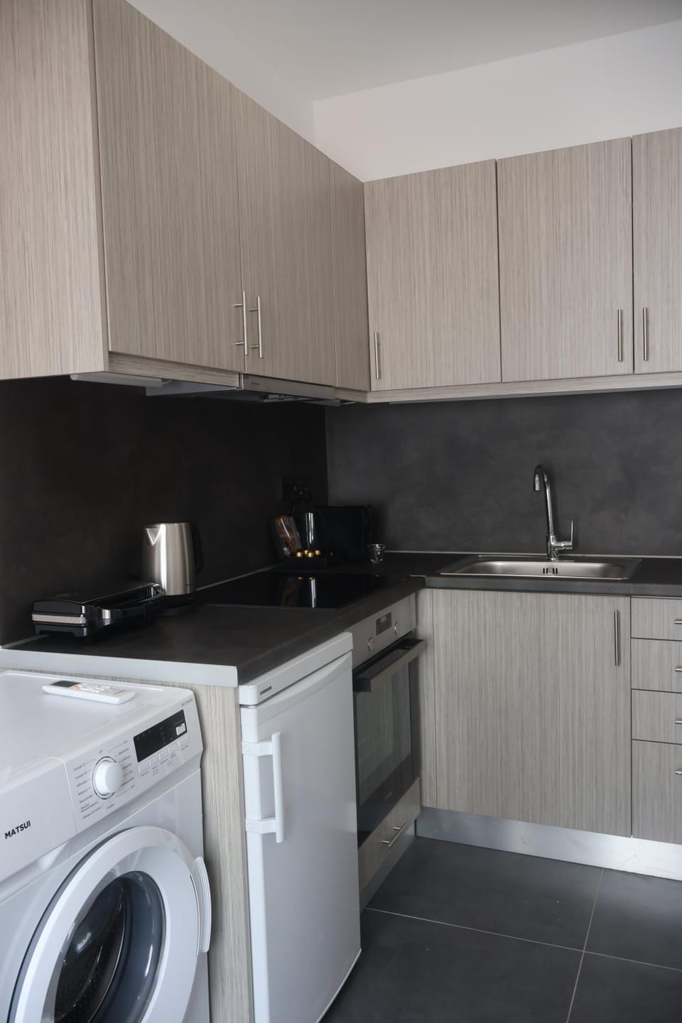 Porto Piraeus Suites Near Maniatika Metro Station-A1 Apartment in Pireas