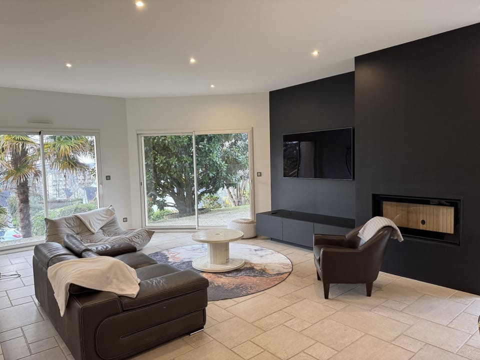 TV and multimedia, Living room, Garden view