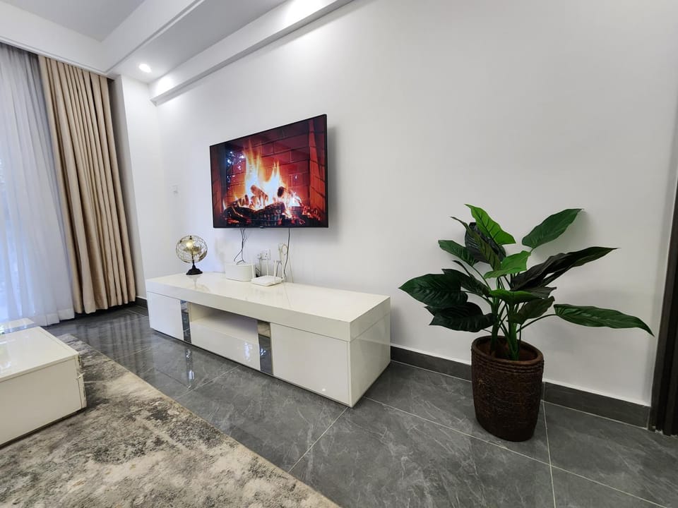Cozy and homely 2-Bedroom Furnished Suite near Riverside square at Winchester Gardens Riverside Drive Apartment in Nairobi County