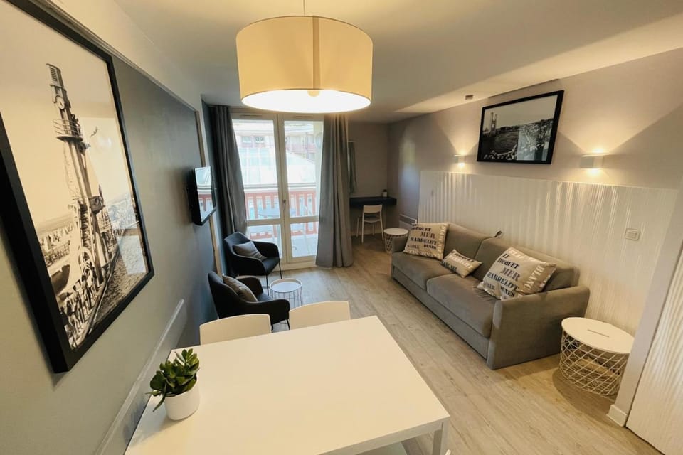 Appt 2 pièces 5 pers avec piscine tennis parking gratuit 156 Apartment in Hauts-de-France