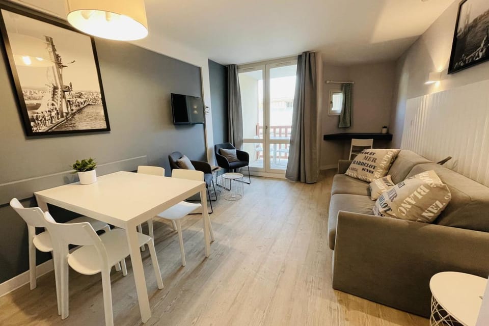 Appt 2 pièces 5 pers avec piscine tennis parking gratuit 156 Apartment in Hauts-de-France