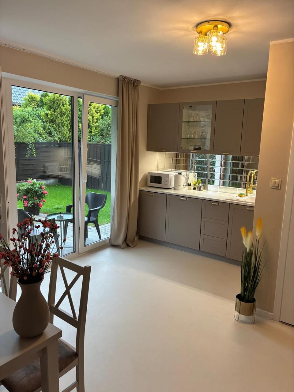 Deluxe Apartament z kuchnią i parkingiem na wyłączność Apartment in Masovian Voivodeship