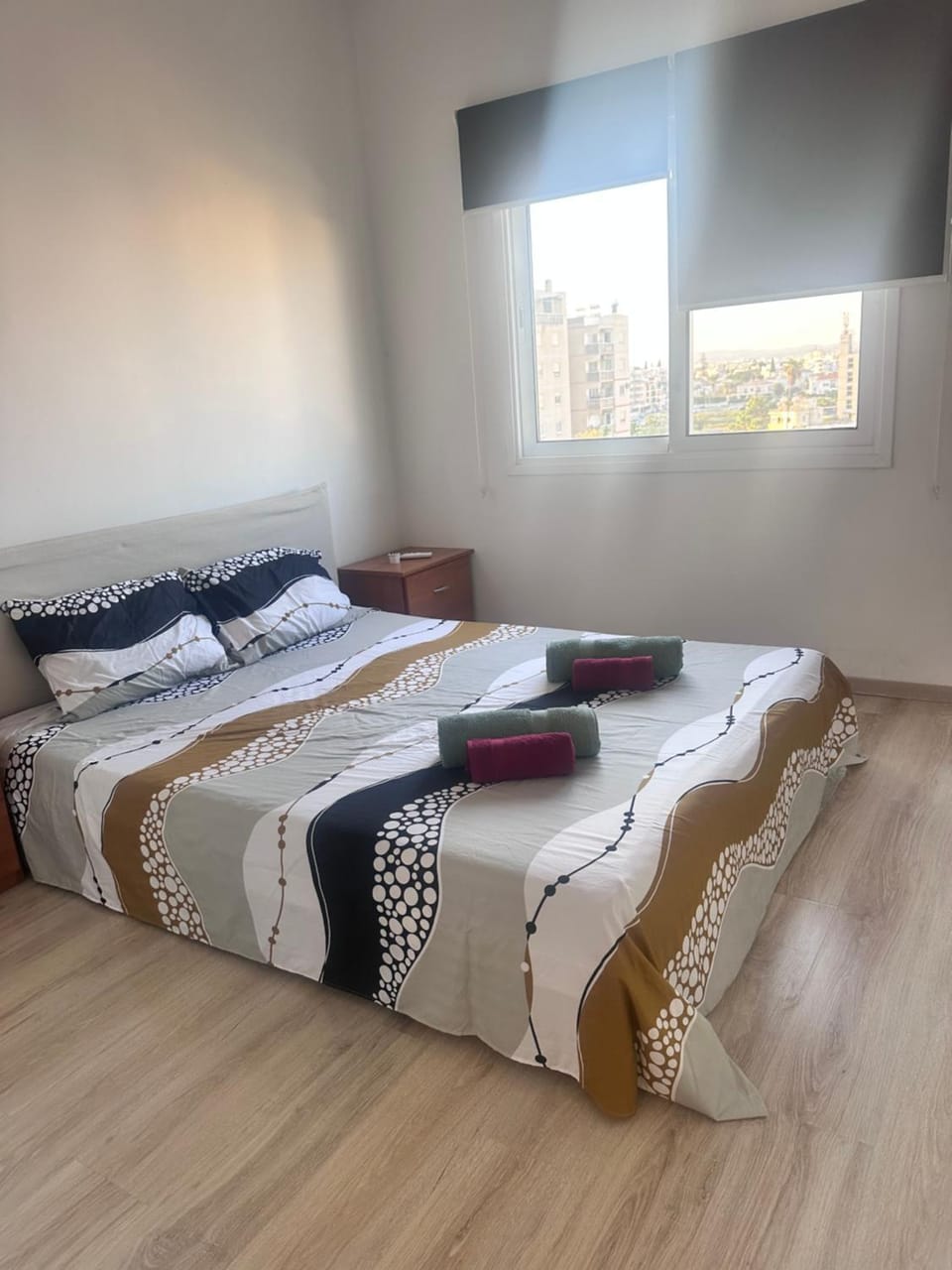 Bedroom, towels