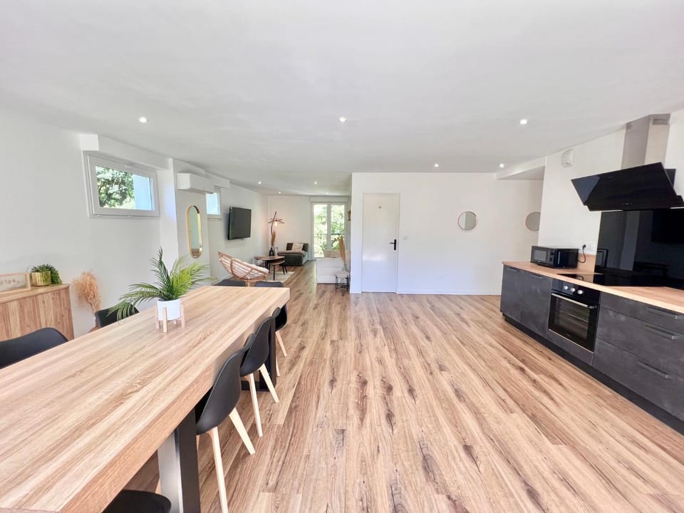 Appartement spacieux "Le Montaigu" à Lourdes - Aspin en Lavedan - CLIMATISATION - WIFI - PARKING Apartment in Lourdes