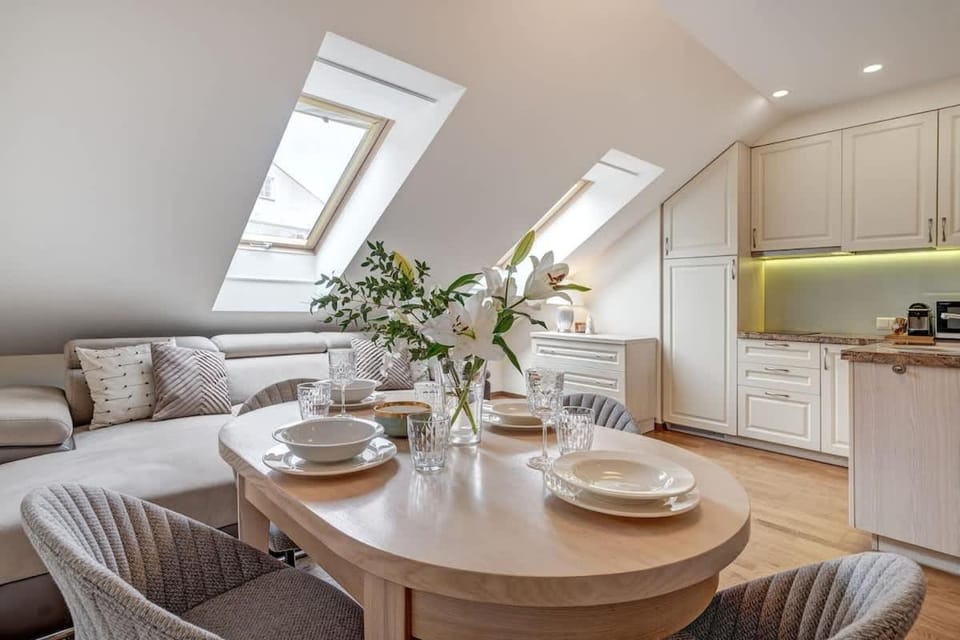Zemaitijos Versatile 12ppl Triplex Apartment in Vilnius