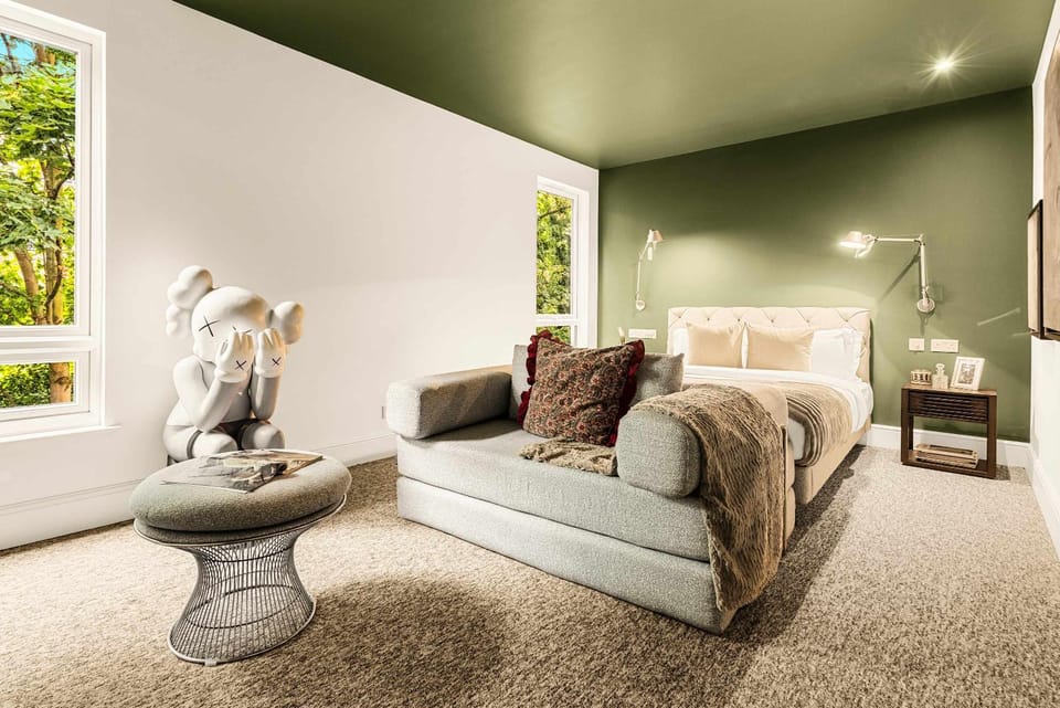 Contemporary Mews Home Apartment in City of Westminster