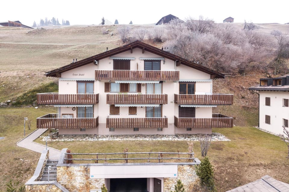 Property building, Facade/entrance, Off site