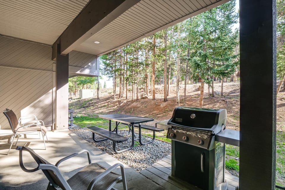 3 Mi to Slopes! Mtn-View Breckenridge Townhome House in Breckenridge