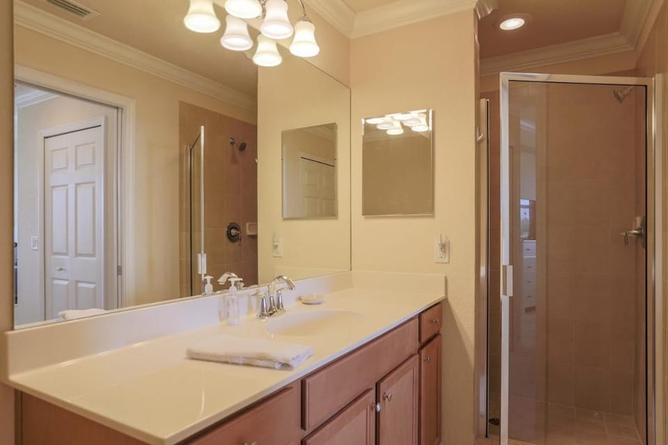 Shower, Bathroom, towels