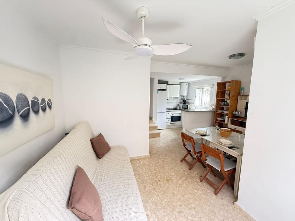 Living room, Photo of the whole room, Dining area