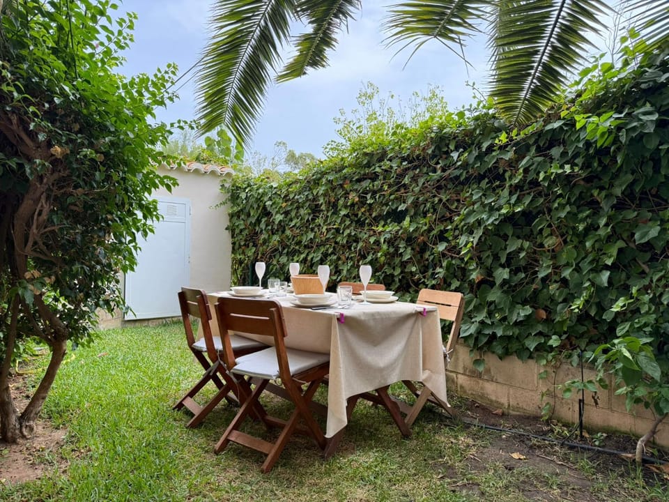 Patio, Garden, Dining area