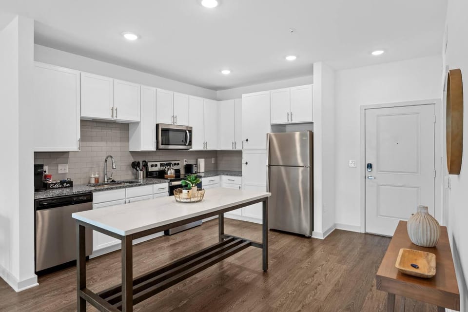 Kitchen or kitchenette, Dining area, kitchen
