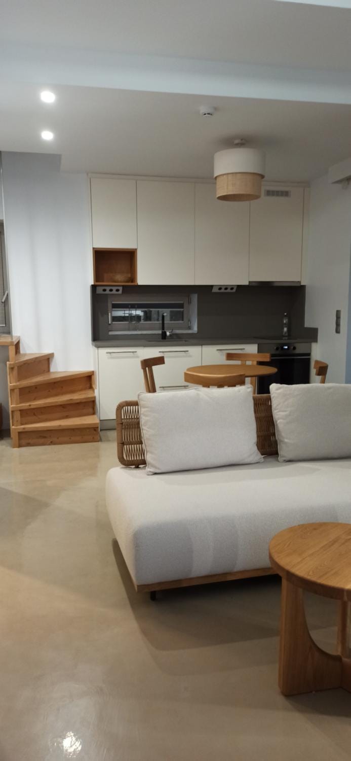 Kitchen or kitchenette, Living room, Seating area, Dining area