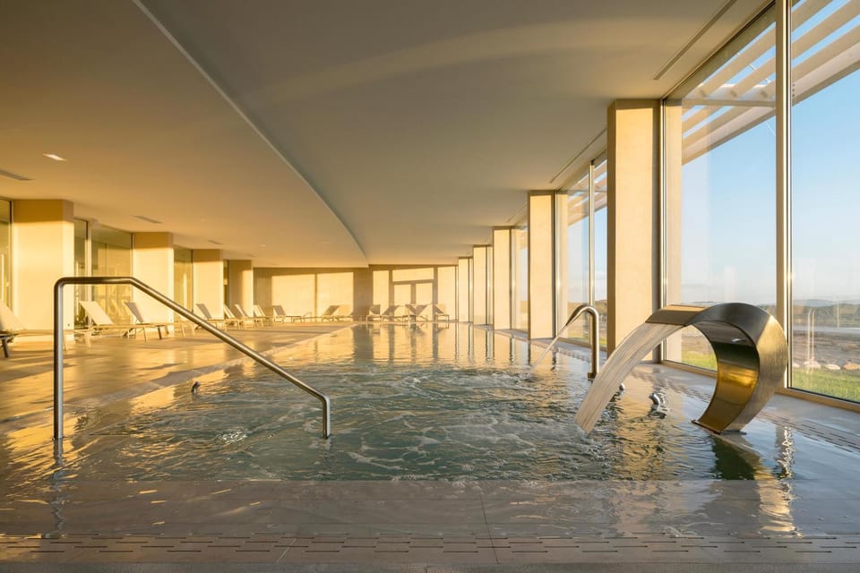 Hot Tub, Swimming pool, Swimming pool