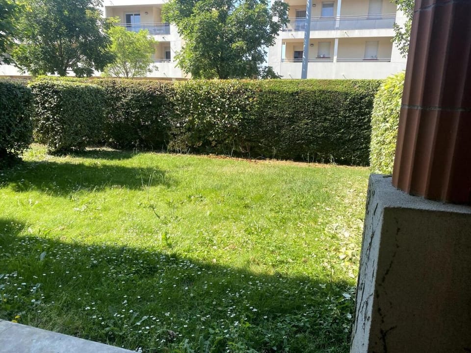 Charming apartment with private garden Apartment in Occitanie