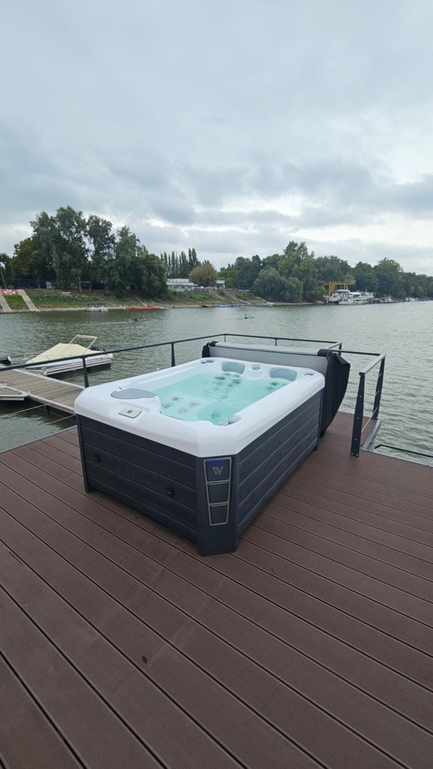 Natural landscape, Hot Tub, Lake view, River view