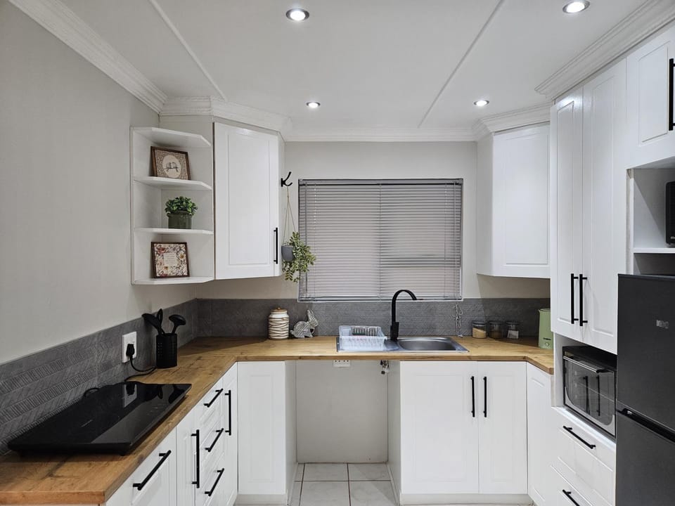 Stylish Self-Catering Suites at Ferndale House Apartment in Port Alfred