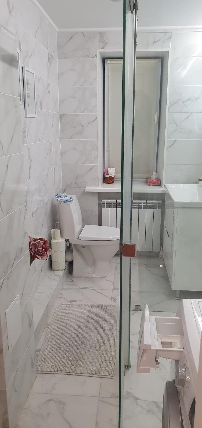 Shower, Toilet, Bathroom, towels