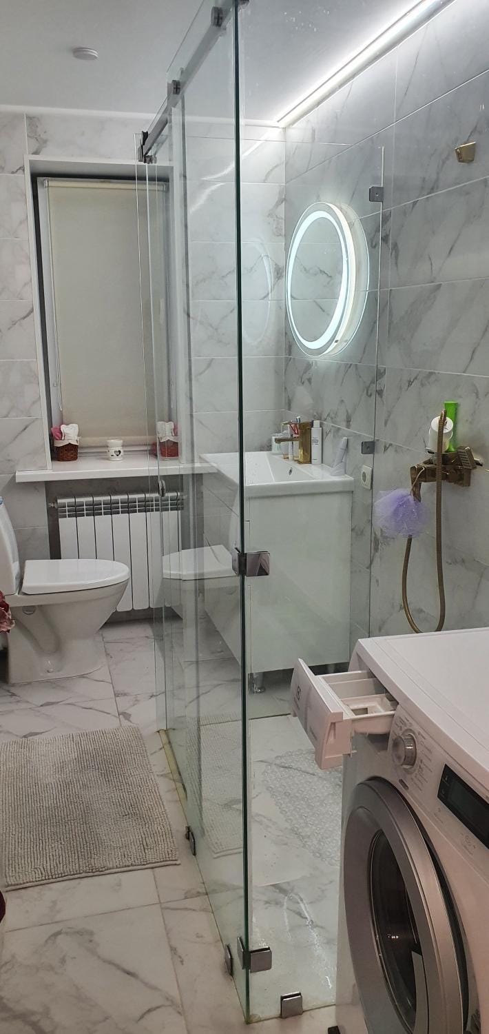 Shower, Bathroom, towels, washing machine, dryer