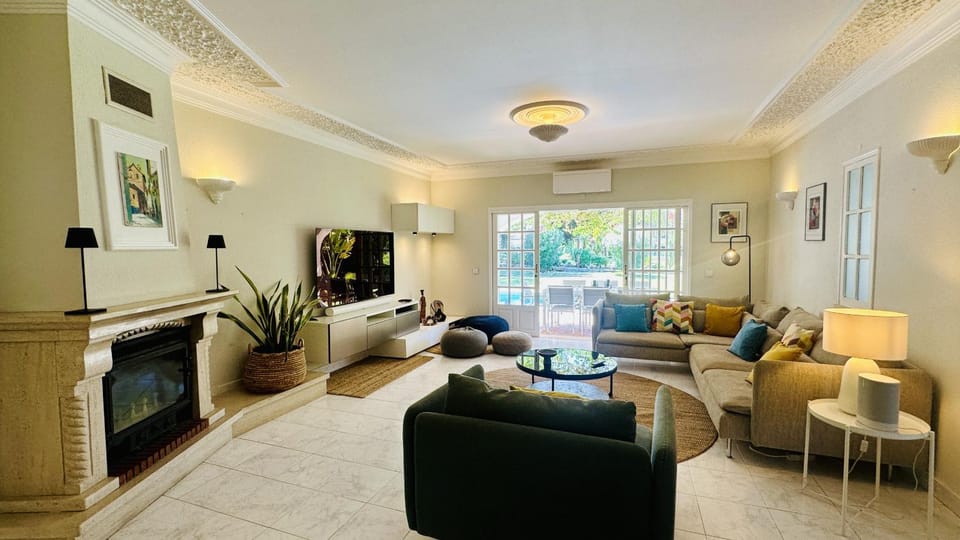 TV and multimedia, Living room, air conditioner