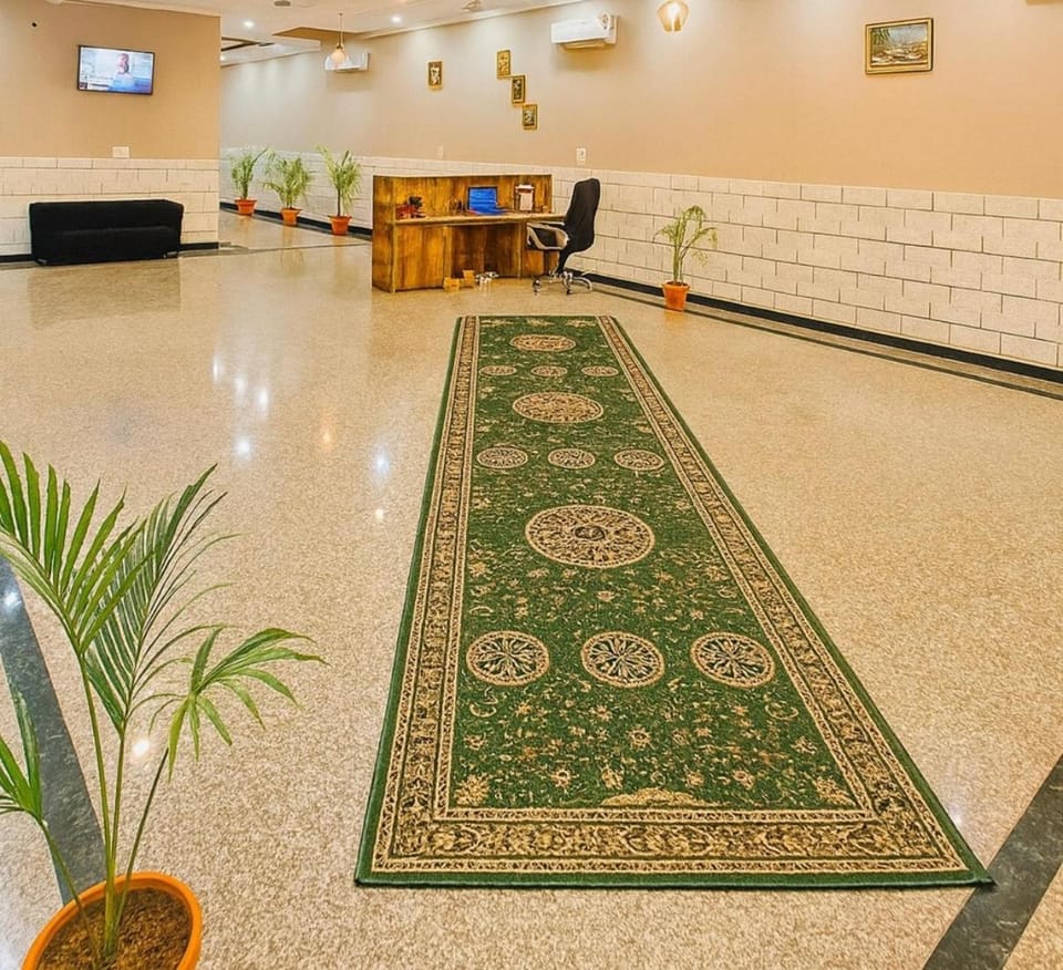 Urban Residency #5 minute drive to prem mandir Hotel in Uttar Pradesh