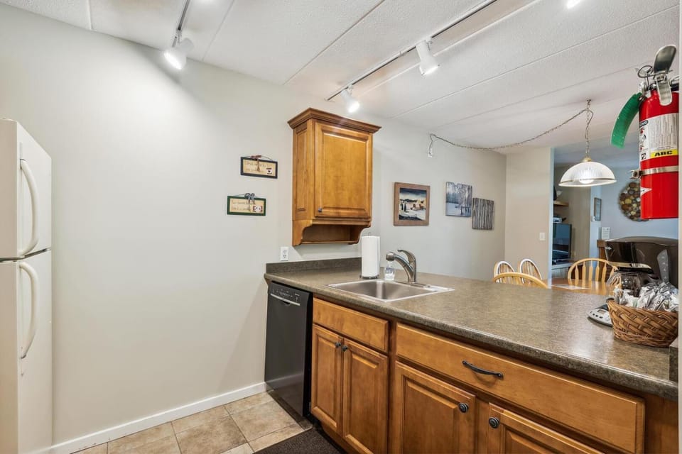 Pinnacle E09 House in Mendon