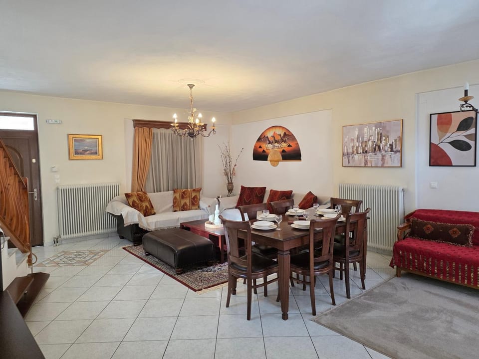 Living room, Seating area, Dining area